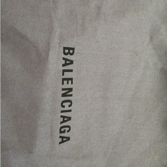 Selling my balenciaga purse retails for $3000 selling for $2500. - Picture 9 of 10